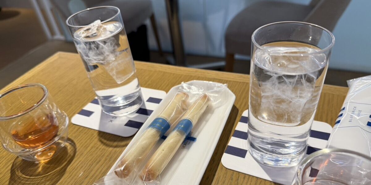 ヨックモック　カフェ